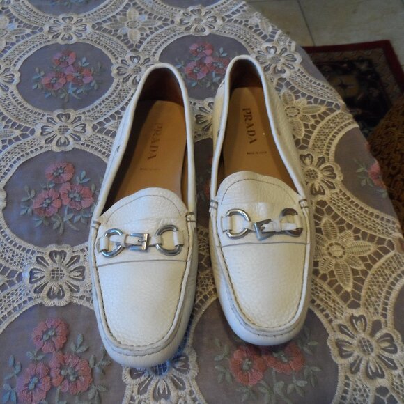 Prada Ivory/Cream Leather Driving Moccasins Size 38B - Picture 1 of 13